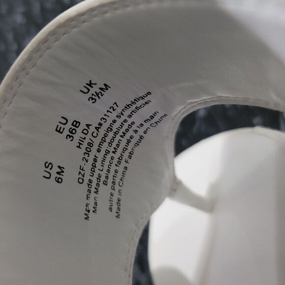 BRAND NEW DKNY BLOCK HEEL  THONG SANDAL - Picture 16 of 16